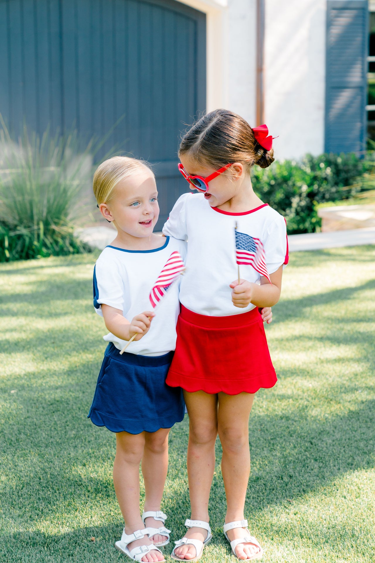 Twist Shirt White with Navy