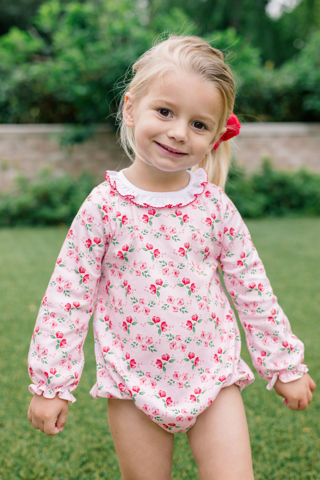 Zinnia Blooms Girl Bubble